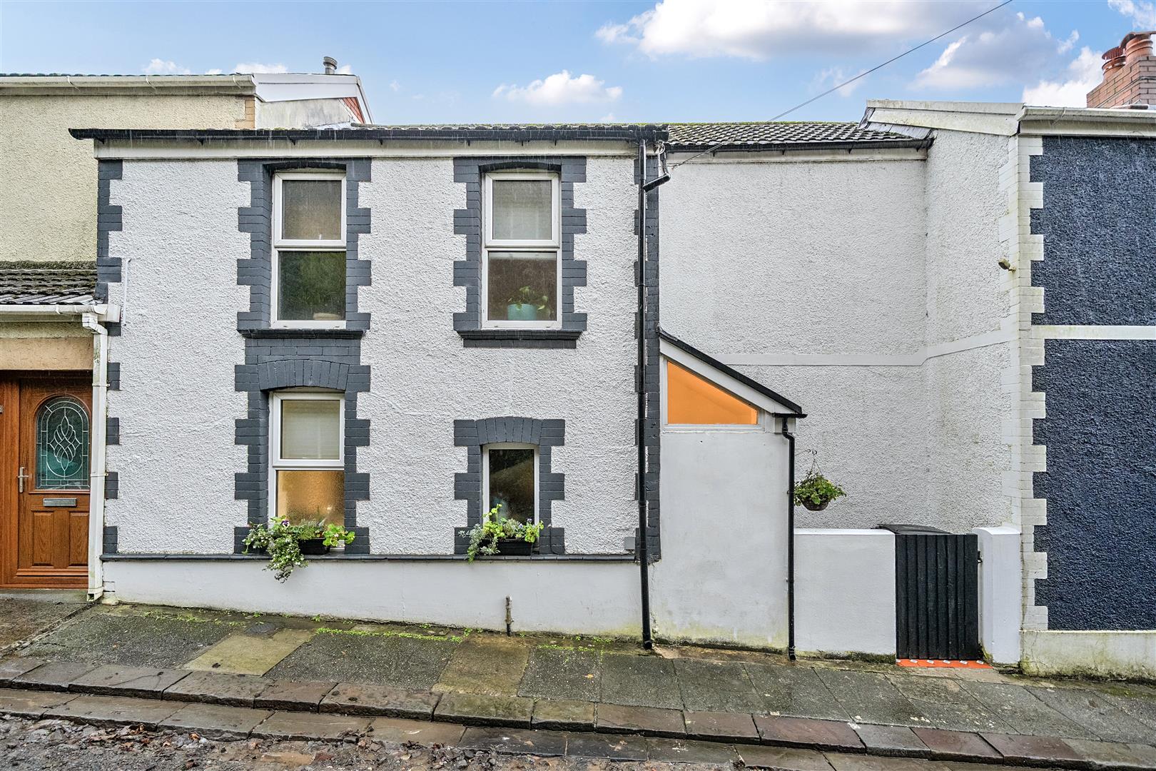 Bryn Y Don Road, Mount Pleasant, Swansea, SA1 6YA